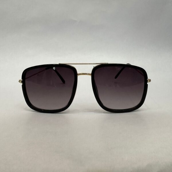 Classic Aviator Sunglasses with Gradient Lenses